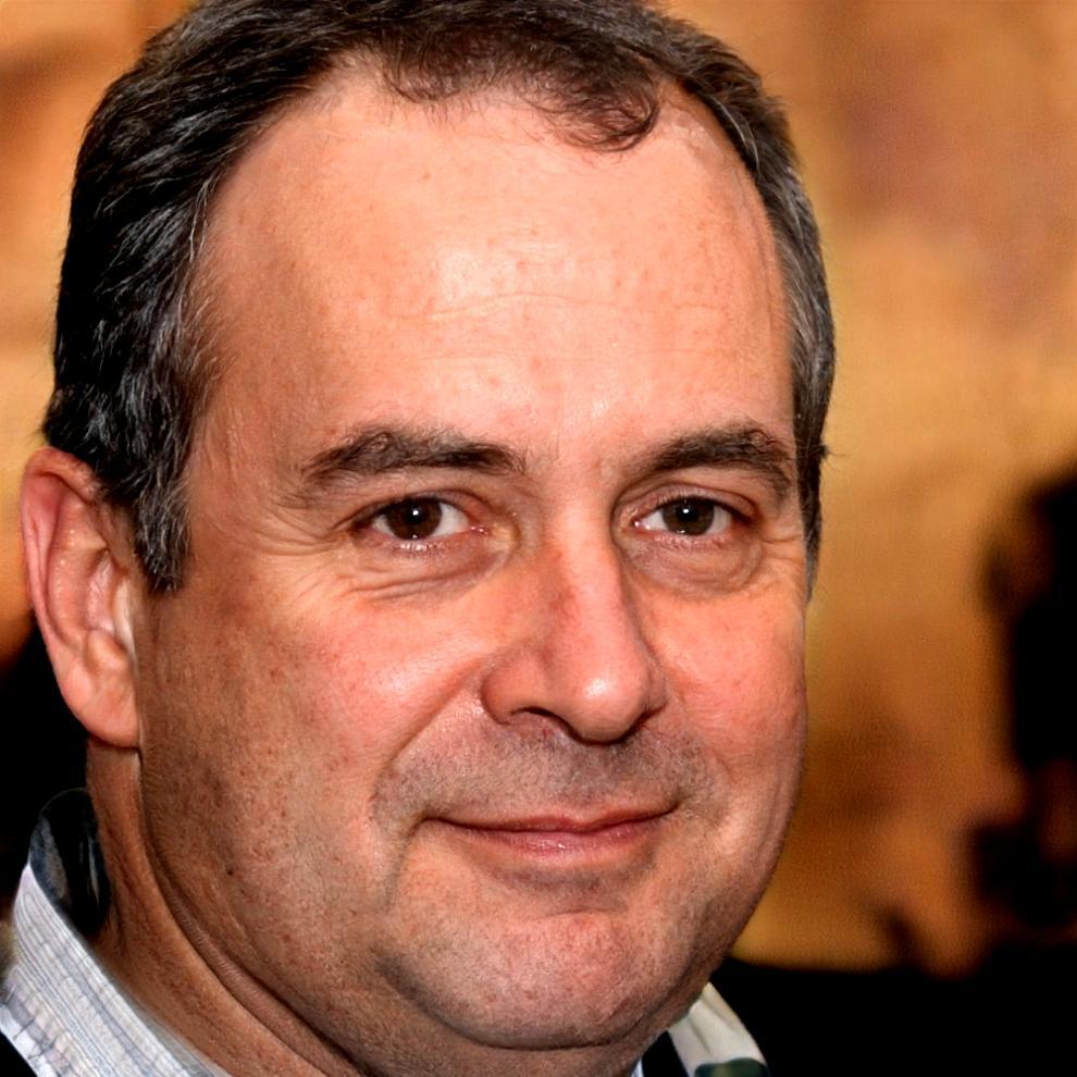 Instructor Jordi Muntaner